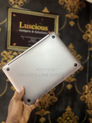 Laptop Apple MacBook Pro 2020 8GB Intel Core i5 SSD 256GB