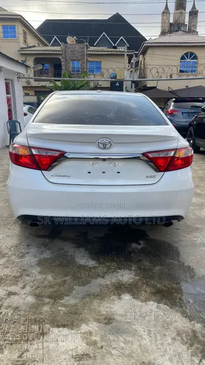 Toyota Camry XSE 4dr Sedan (3.5L 6cyl 6A) 2015 White