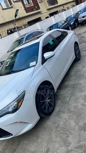 Toyota Camry XSE 4dr Sedan (3.5L 6cyl 6A) 2015 White