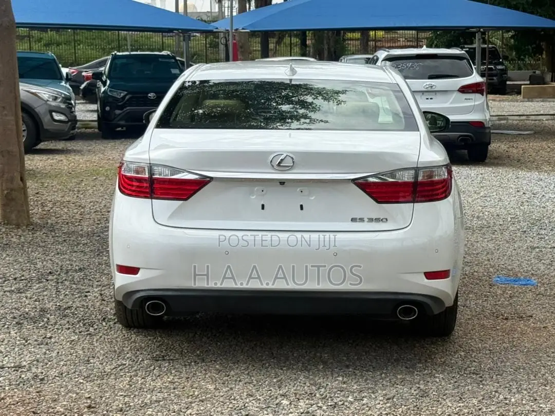 Lexus IS 350 AWD 2015 White