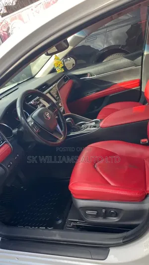 Toyota Camry XSE FWD (2.5L 4cyl 8AM) 2018 White