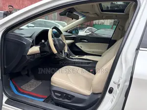 Toyota Avalon 2021 White