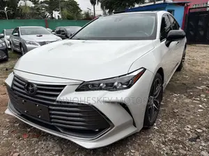 Toyota Avalon 2021 White