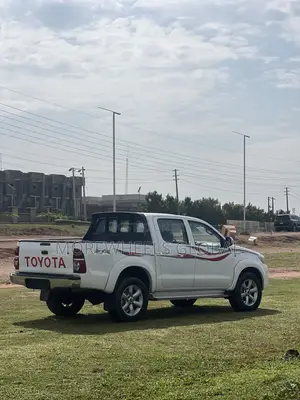 Toyota Hilux 2.0 VVT-i 2011 White