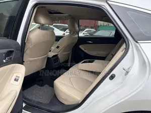 Toyota Avalon 2021 White