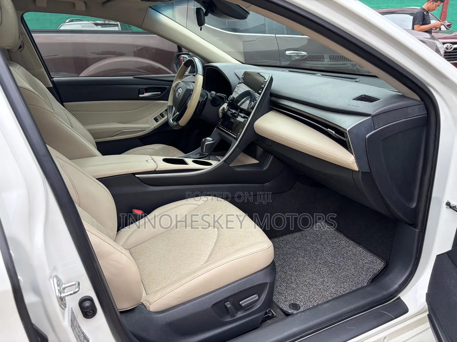 Toyota Avalon 2021 White
