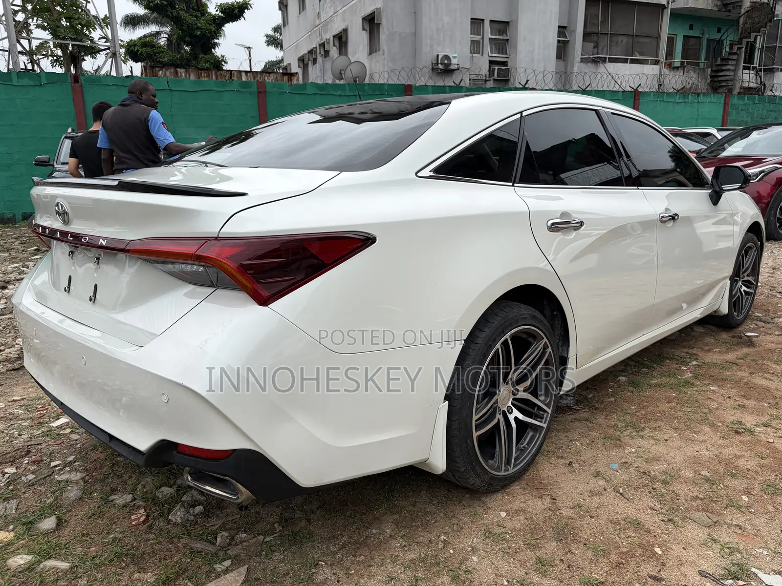Toyota Avalon 2021 White