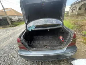 Mercedes-Benz E350 Base 4dr Sedan RWD (3.5L 6cyl 7A) 2009 Gray