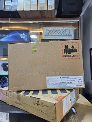 New Laptop Lenovo ThinkPad X1 Carbon Gen11 16GB Intel Core i7 SSD 1T