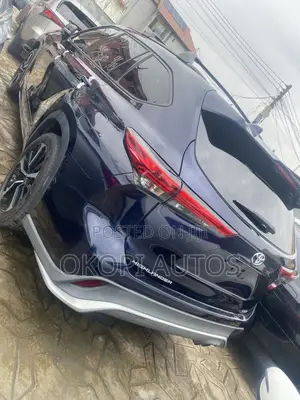 Toyota Highlander 2021 Blue