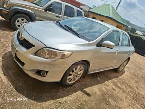 Toyota Corolla LE 4dr Sedan (1.8L 4cyl 4A) 2010 Silver