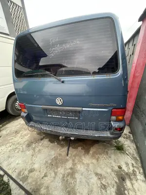 Volkswagen Transporter 2004 Grey