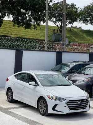 Hyundai Elantra SE Sedan FWD (1.8L 4cyl 6A) 2016 White