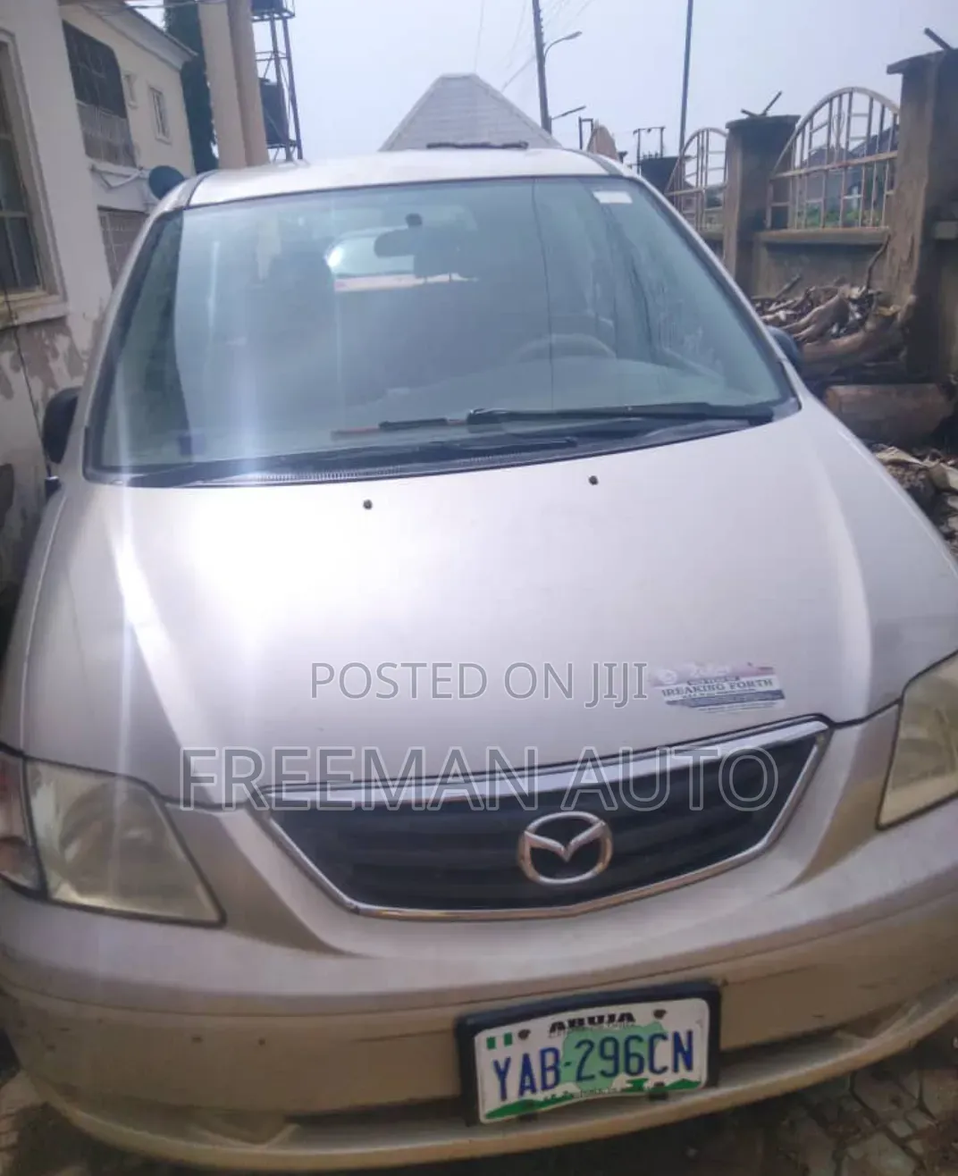 Mazda MPV 2001 Gold