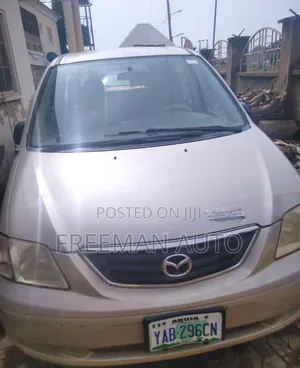 Mazda MPV 2001 Gold