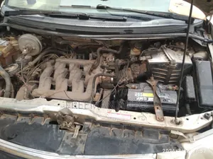 Mazda MPV 2001 Gold