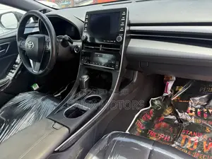 Toyota Avalon 2021 Silver