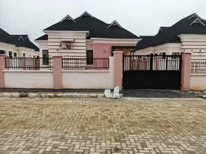 3bdrm Bungalow in Co-Operative Estate, Ayobo for sale