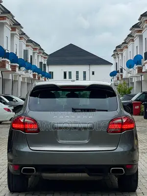 Porsche Cayenne 2014 Gray