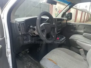 Chevrolet 3500 2006 White