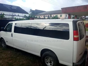 Chevrolet 3500 2006 White