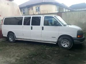 Chevrolet 3500 2006 White