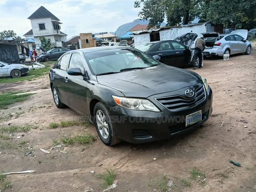 Toyota Camry 2011 Gray