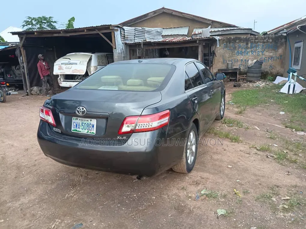 Toyota Camry 2011 Gray