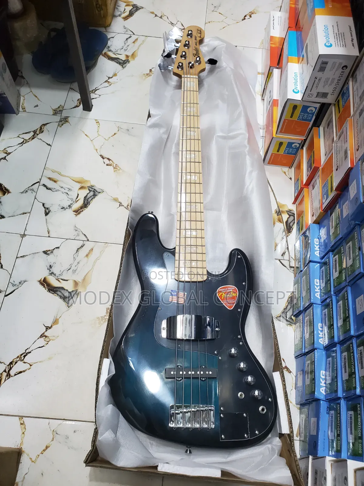 Fender Jazz Active 5 Strings Bass Guitar