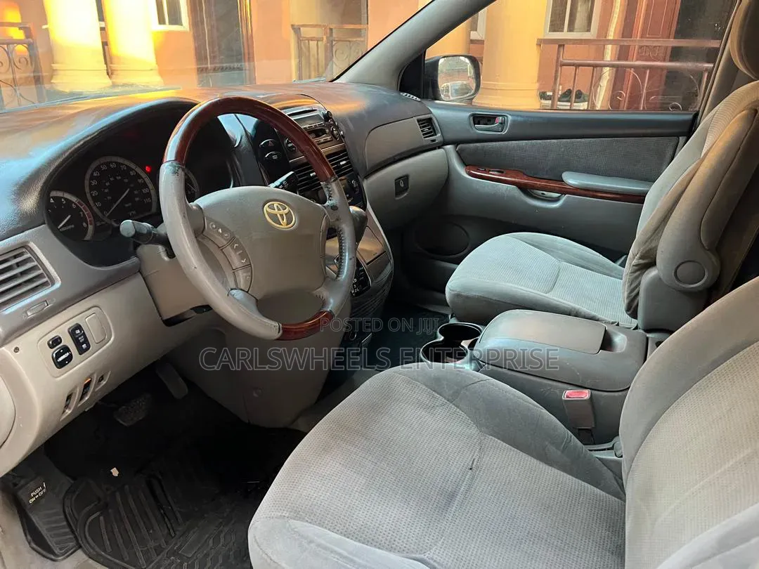 Toyota Sienna 2005 Gray