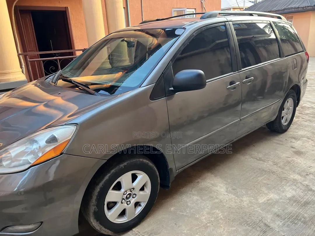 Toyota Sienna 2005 Gray