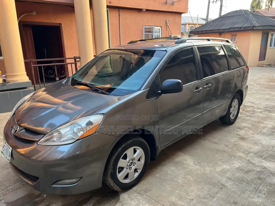 Toyota Sienna 2005 Gray