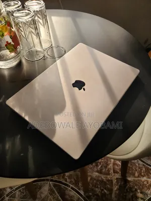 Laptop Apple MacBook Pro 2021 M1 16GB Apple M1 Pro SSD 512GB