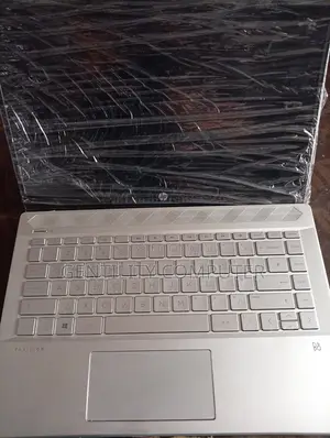 Laptop HP Pavilion 14-ce3064st 8GB Intel Core i5 SSD 256GB