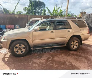 Toyota 4-Runner 2004 Gold