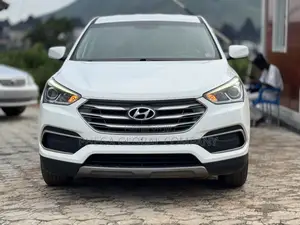Hyundai Santa Fe SE Ultimate AWD 2018 White