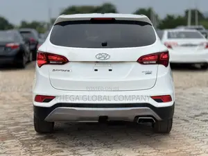 Hyundai Santa Fe SE Ultimate AWD 2018 White