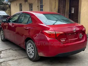 Toyota Corolla SE (1.8L 4cyl 2A) 2018 Red