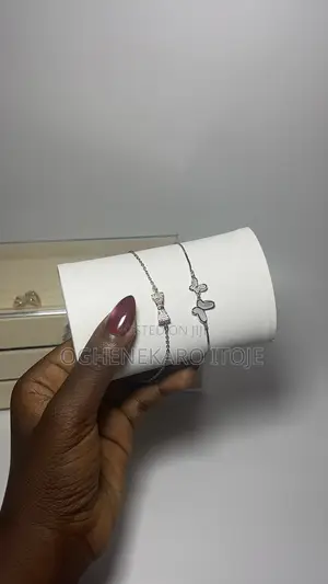 Dainty Silver Butterfly Bracelet