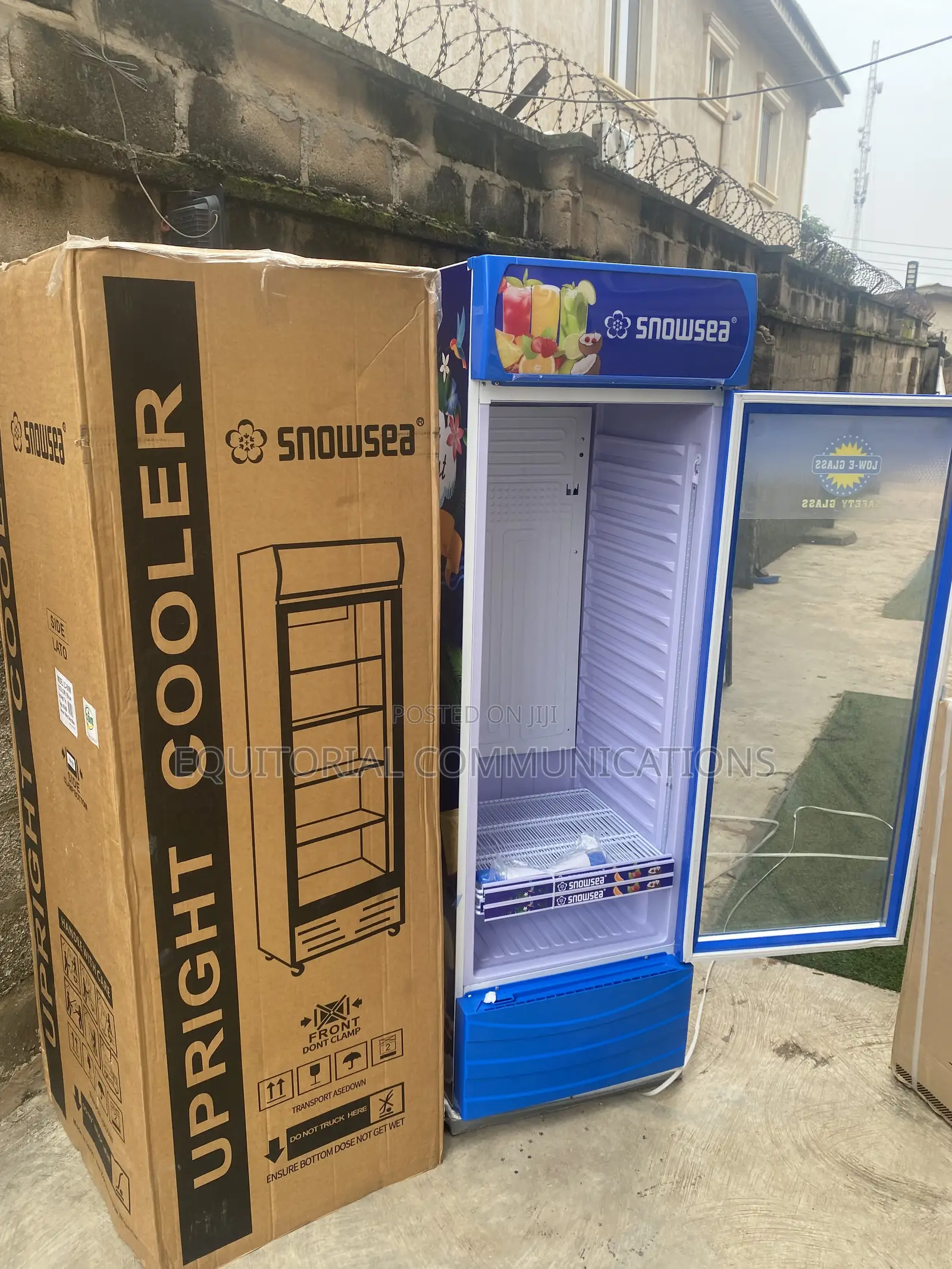 SnowSea LC-500W Glass Front Beverage Cooler