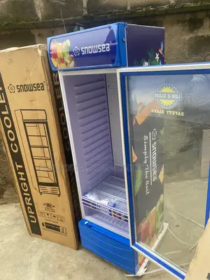SnowSea LC-500W Glass Front Beverage Cooler