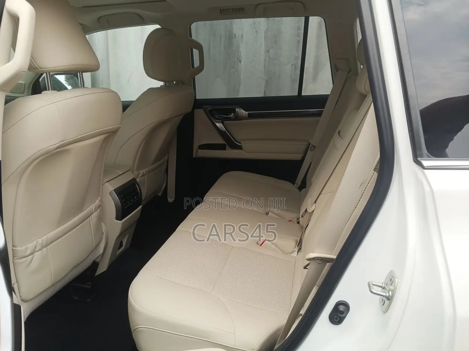 Lexus GX 2023 White