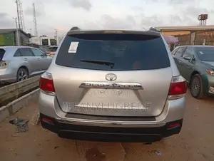 Toyota Highlander 2013 Silver