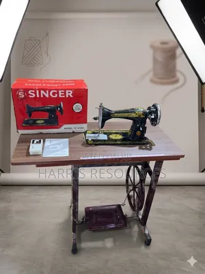 Singer Model 15 Class Sewing Machine.