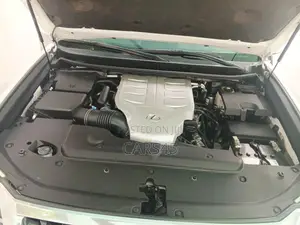 Lexus GX 2023 White