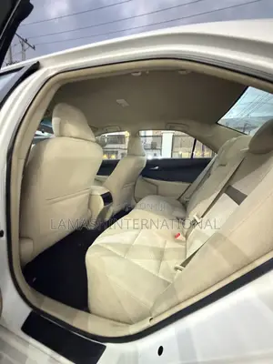 Toyota Camry LE 4dr Sedan (2.5L 4cyl 6A) 2014 White