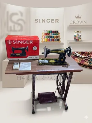 Singer Model 15 Class Sewing Machine.