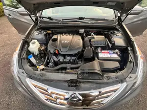 Hyundai Sonata Limited Sedan FWD (2.4L 4cyl 6A) 2012 Gray