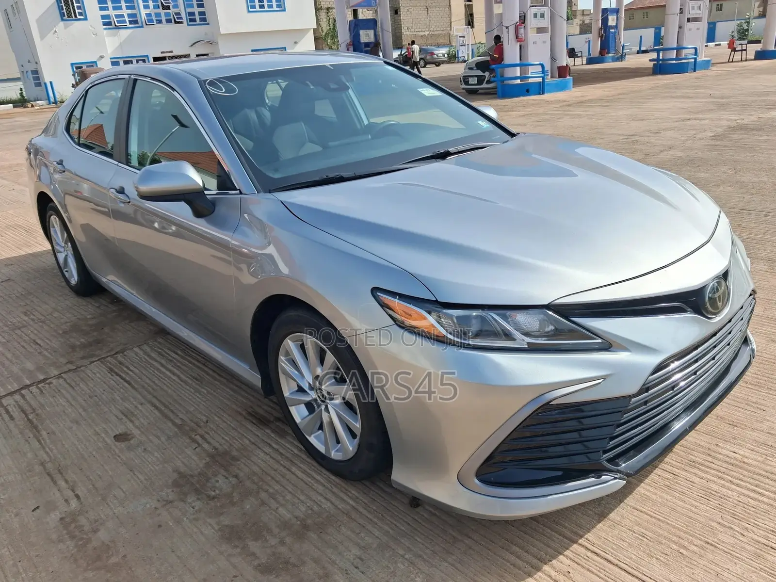 Toyota Camry 2023 Silver