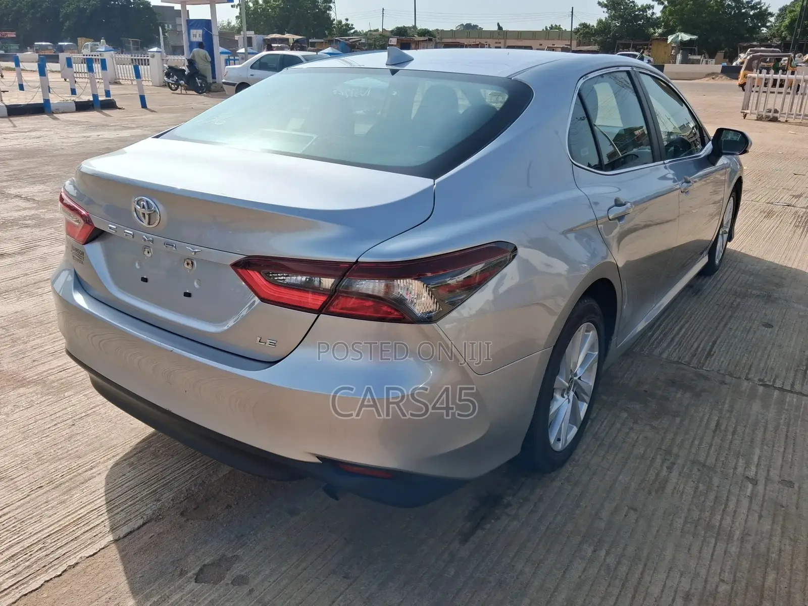 Toyota Camry 2023 Silver